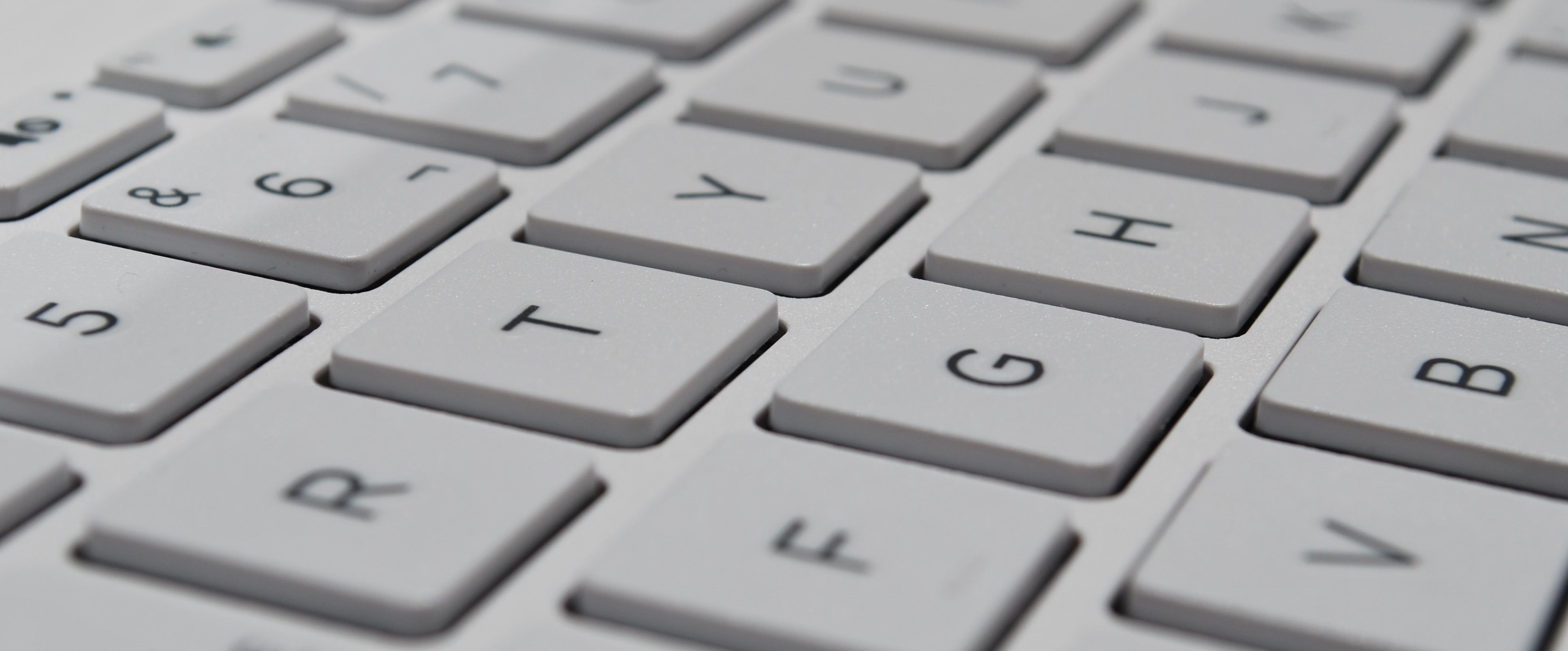 Keyboard by Sergi Kabrera on Unsplash